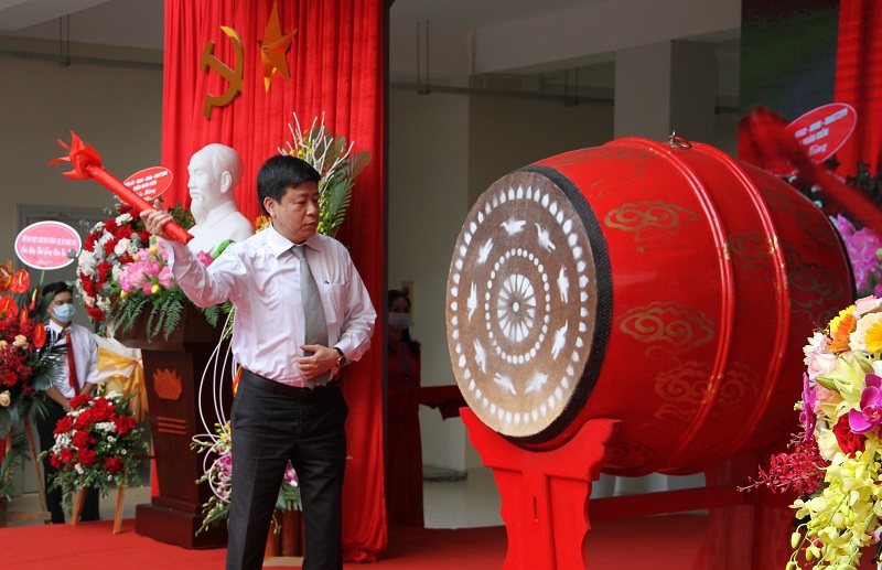 Phó Chủ tịch Thường trực UBND TP Nguyễn Văn Sửu dự lễ khai giảng tại trường THCS Ngô Sỹ Liên - Ảnh 6