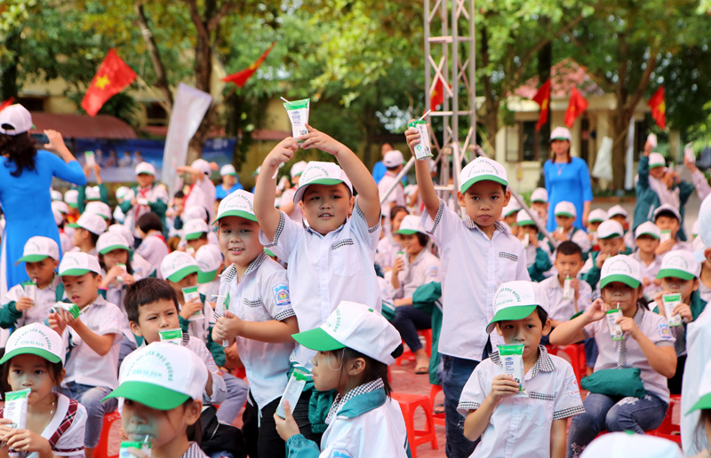 Hơn 16,5 ngàn trẻ em Hà Nam được uống sữa học đường - Ảnh 5