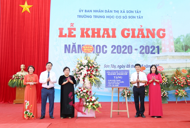 Hà Nội: Hơn 2,1 triệu học sinh bước vào năm học mới 2020-2021 - Ảnh 6