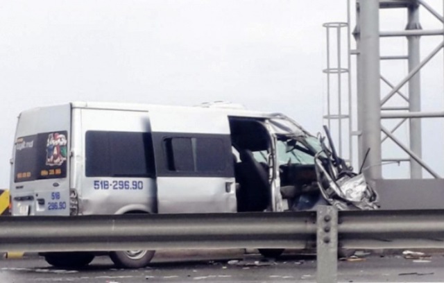 Tai nạn giao thông mới nhất hôm nay 20/9: 2 công nhân tử vong dưới bánh xe container - Ảnh 4