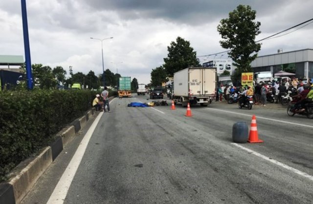 Tai nạn giao thông mới nhất hôm nay 20/9: 2 công nhân tử vong dưới bánh xe container - Ảnh 1