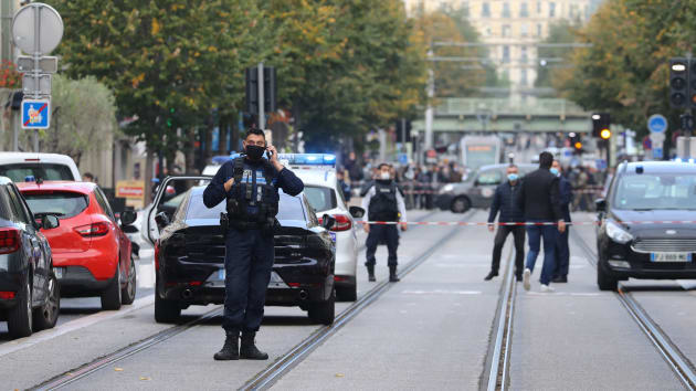 Pháp: Tấn công khủng bố bằng dao ở Nice khiến ít nhất 3 người chết - Ảnh 1