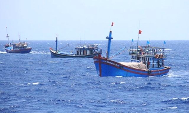12 thuyền viên tàu cá Bình Định đang bị mất tích - Ảnh 1