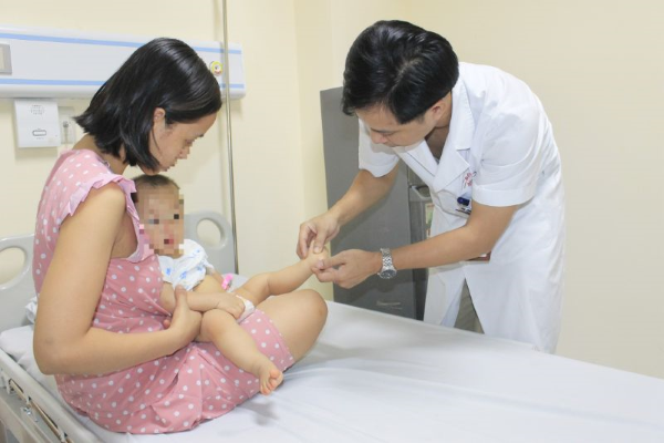 Nhiều trẻ mắc tay chân miệng nhập viện, nguy cơ bùng phát dịch - Ảnh 2
