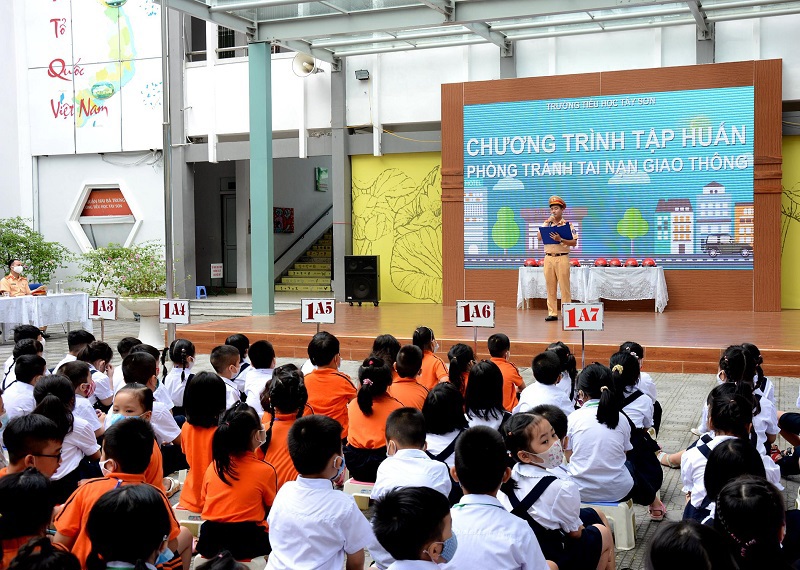 Quận Hai Bà Trưng: Trường Tiểu học Tây Sơn tập huấn nâng cao kỹ năng tham gia giao thông an toàn cho học sinh - Ảnh 1