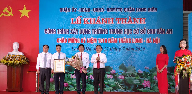 Long Biên: Khánh thành đường 30m tại phường Việt Hưng, Phúc Đồng và trường THCS Chu Văn An - Ảnh 2