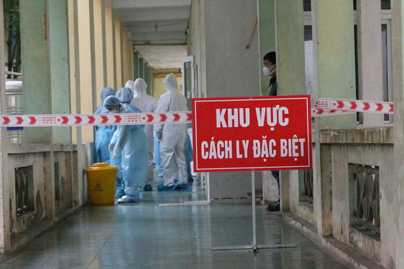 Việt Nam ghi nhận thêm 2 ca mắc Covid-19, trong đó 1 ca lây nhiễm cộng đồng - Ảnh 1