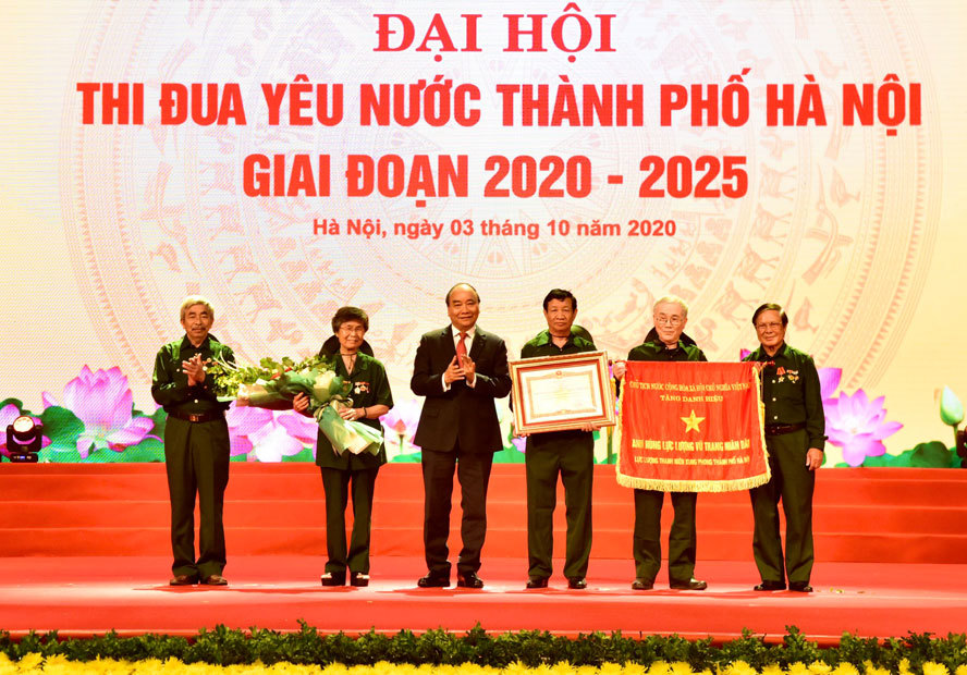 Hà Nội: 10 cá nhân nhận danh hiệu "Công dân Thủ đô ưu tú" năm 2020 - Ảnh 1