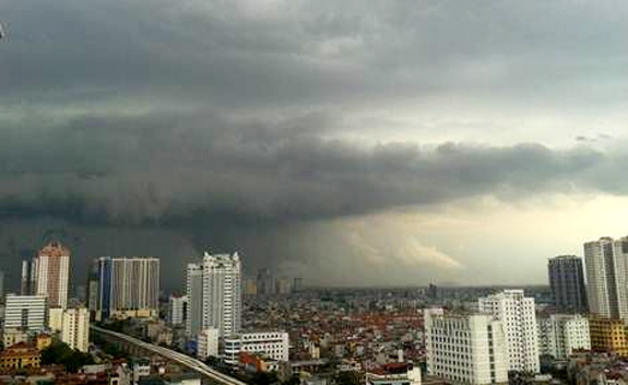 Thời tiết hôm nay 3/8: Hà Nội tiếp tục mưa lớn trong 3 ngày tới - Ảnh 1