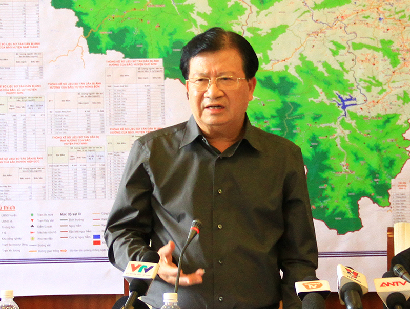 Phó Thủ tướng Trịnh Đình Dũng: Điều động tàu hải quân cứu hộ ngư dân gặp nạn trên biển - Ảnh 1
