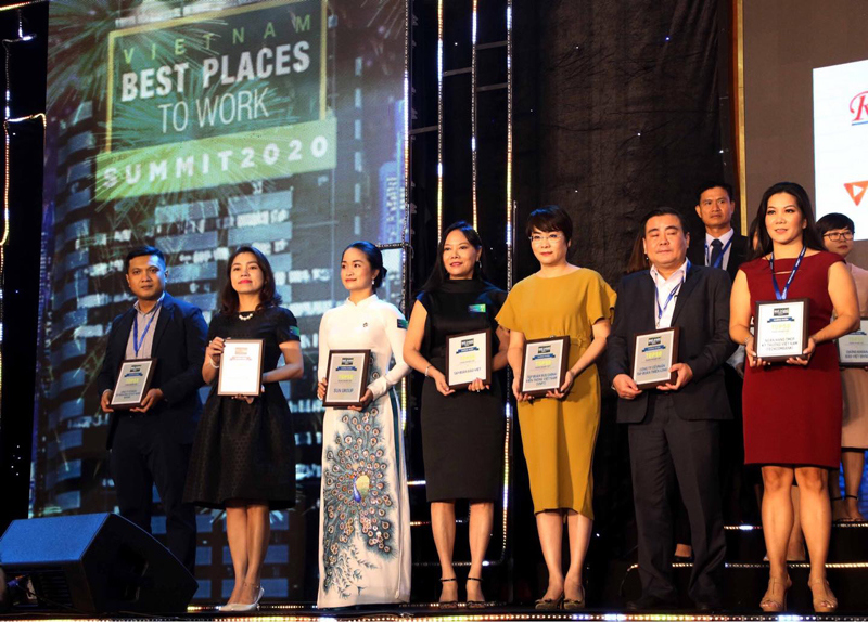 Bảo Việt - “Nơi làm việc tốt nhất Việt Nam” và “Thương hiệu nhà tuyển dụng hấp dẫn nhất Việt Nam” năm 2020 do Anphabe bình chọn - Ảnh 1
