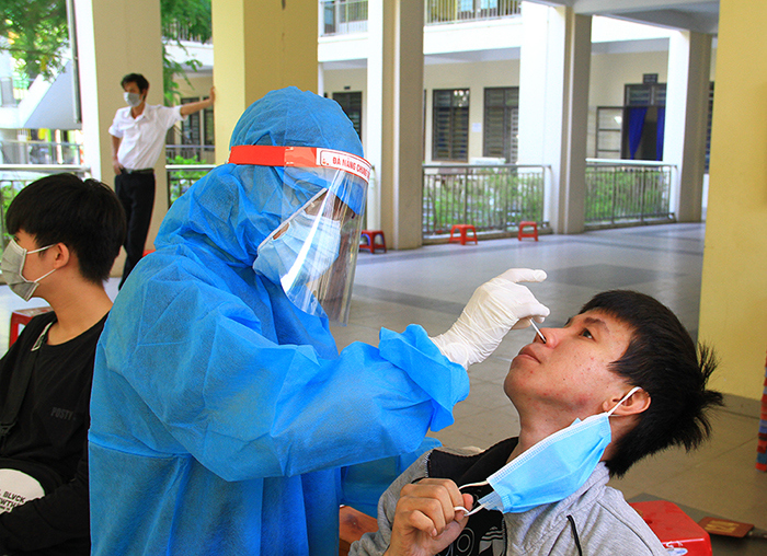 Tất cả thí sinh thi tốt nghiệp THPT đợt 2 ở Đà Nẵng đều âm tính với SARS-CoV-2 - Ảnh 1