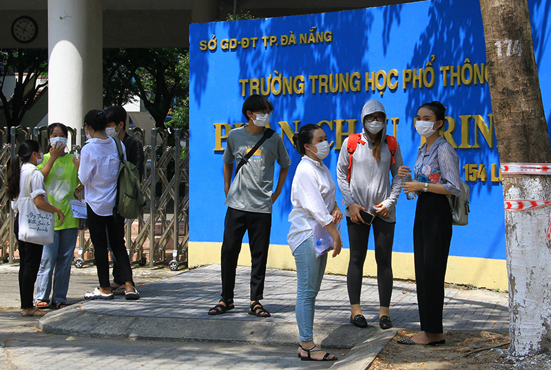 11.000 thí sinh Đà Nẵng hoàn thành môn thi đầu tiên Kỳ thi tốt nghiệp THPT đợt 2 - Ảnh 6