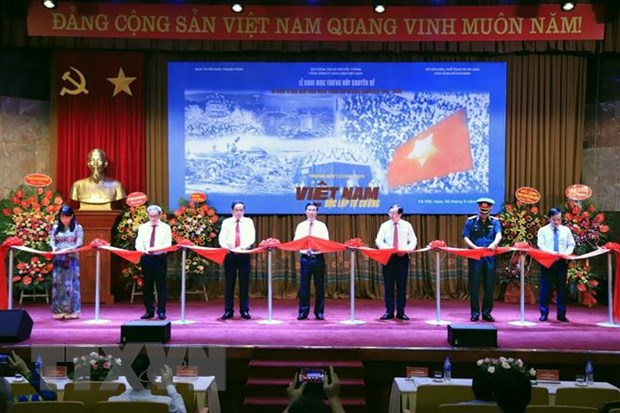 Khai mạc Trưng bày chuyên đề 'Việt Nam - Độc lập, tự cường' - Ảnh 1