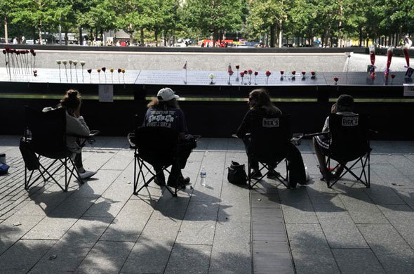 Lễ tưởng niệm các nạn nhân vụ khủng bố 11/9 khác thường tại Mỹ vì dịch Covid-19 - Ảnh 6