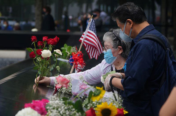 Lễ tưởng niệm các nạn nhân vụ khủng bố 11/9 khác thường tại Mỹ vì dịch Covid-19 - Ảnh 8