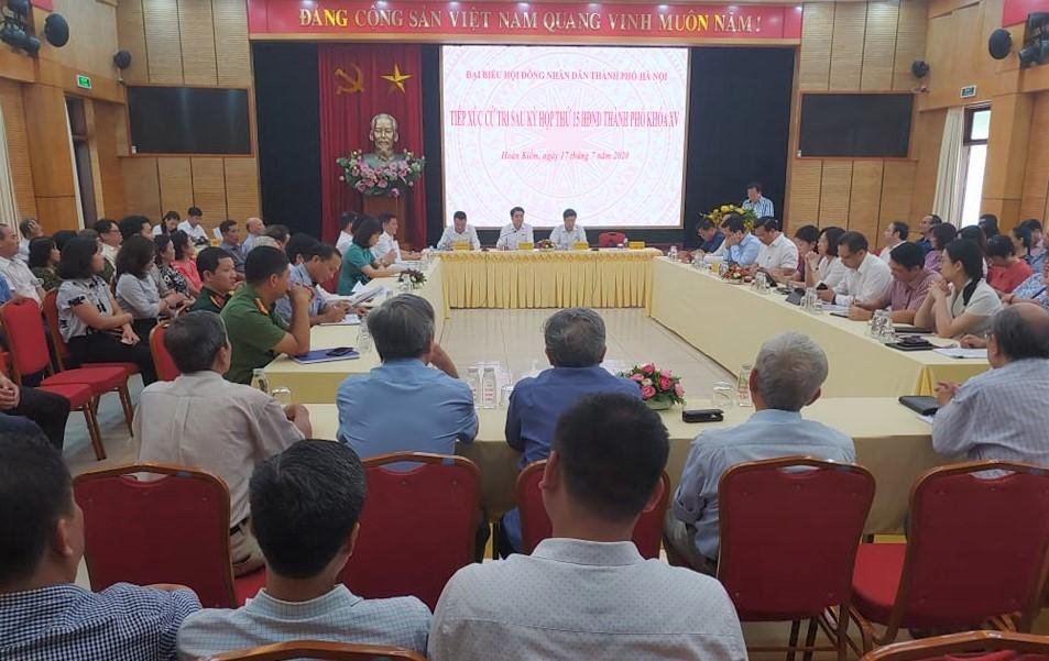 Chủ tịch UBND TP Nguyễn Đức Chung: Hà Nội sẽ áp dụng chính sách tốt nhất cho người dân bị ảnh hưởng từ bãi rác Nam Sơn - Ảnh 1