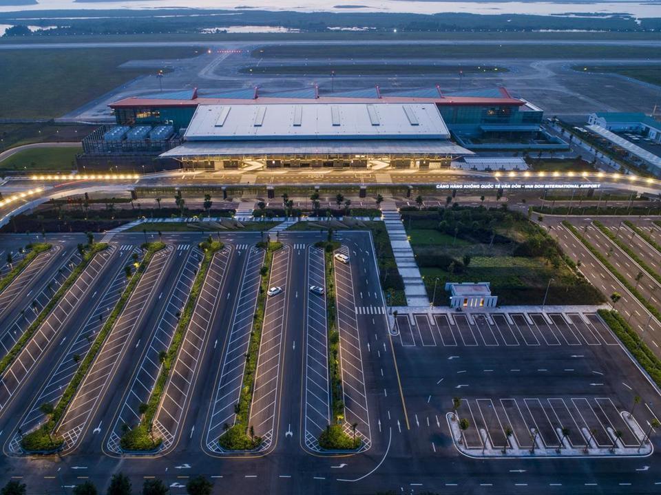 Sân bay quốc tế Vân Đồn nhận giải thưởng Công trình chất lượng cao - Ảnh 2