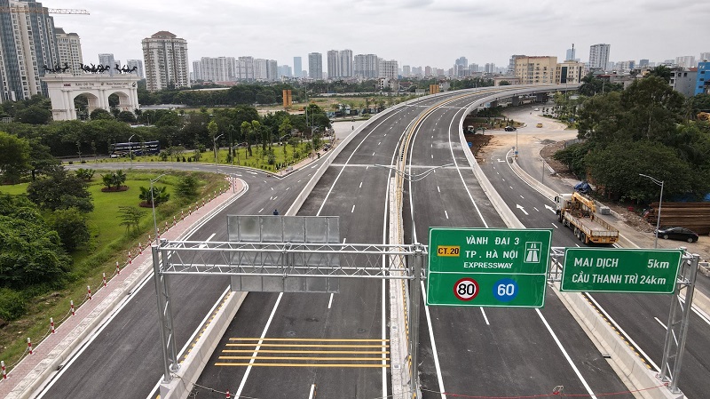 Xe khách, xe máy bị cấm lưu thông trên cầu cạn Mai Dịch - Nam Thăng Long - Ảnh 1