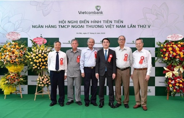 Hội nghị điển hình tiên tiến Ngân hàng TMCP Ngoại thương Việt Nam lần thứ 5 - Ảnh 4