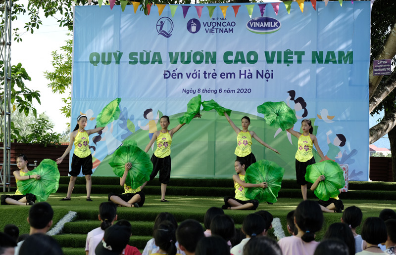 Hơn 1.300 trẻ em Hà Nội được chăm sóc dinh dưỡng từ Vinamilk và Quỹ sữa vươn cao Việt Nam - Ảnh 3