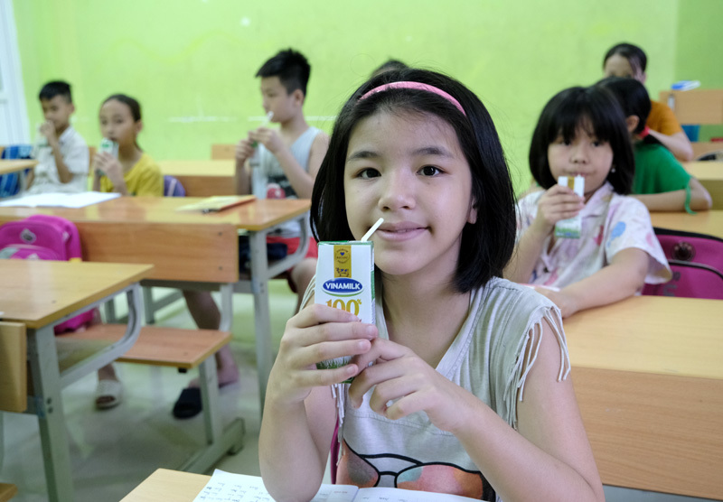 Hơn 1.300 trẻ em Hà Nội được chăm sóc dinh dưỡng từ Vinamilk và Quỹ sữa vươn cao Việt Nam - Ảnh 7