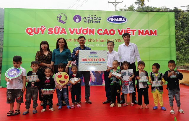 Quỹ sữa Vươn cao Việt Nam và Vinamilk đến với trẻ em khó khăn vùng cao Yên Bái - Ảnh 1