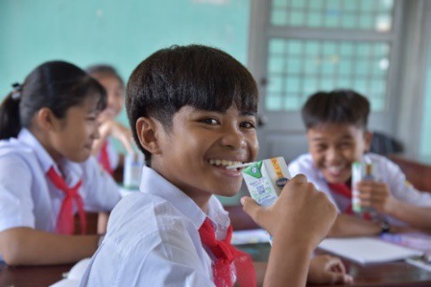 Quỹ sữa vươn cao Việt Nam và Vinamilk trao tặng 83.400 ly sữa cho trẻ em khó khăn - Ảnh 5