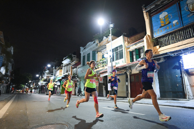 VPBank Hanoi Marathon ASEAN 2020 sôi động với nhiều thành tích ấn tượng - Ảnh 1