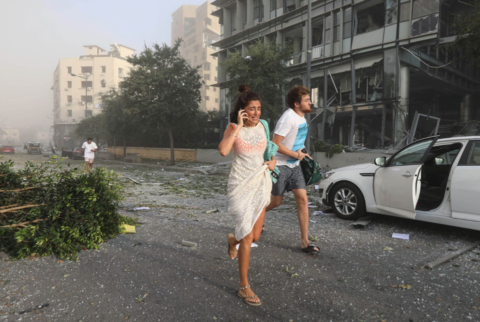 [Ảnh] Cảnh tượng như ngày tận thế sau vụ nổ kinh hoàng ở Beirut, Lebanon - Ảnh 6