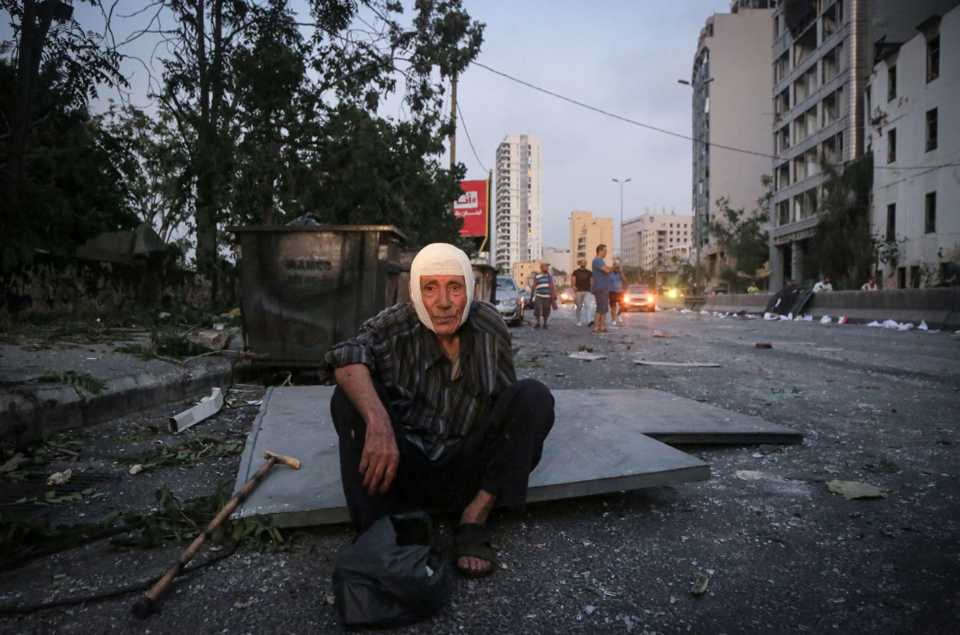 [Ảnh] Cảnh tượng như ngày tận thế sau vụ nổ kinh hoàng ở Beirut, Lebanon - Ảnh 8