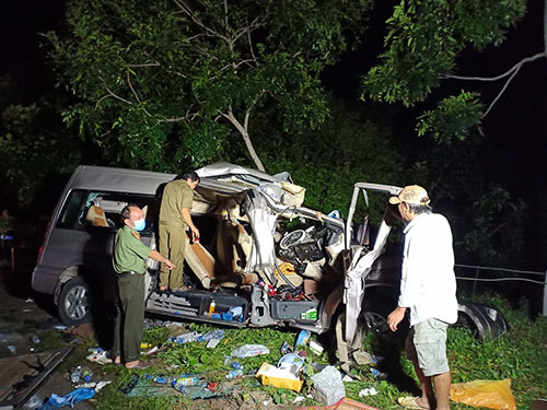 Tai nạn thảm khốc khiến 8 người chết tại Bình Thuận sáng 21/7 - Ảnh 1