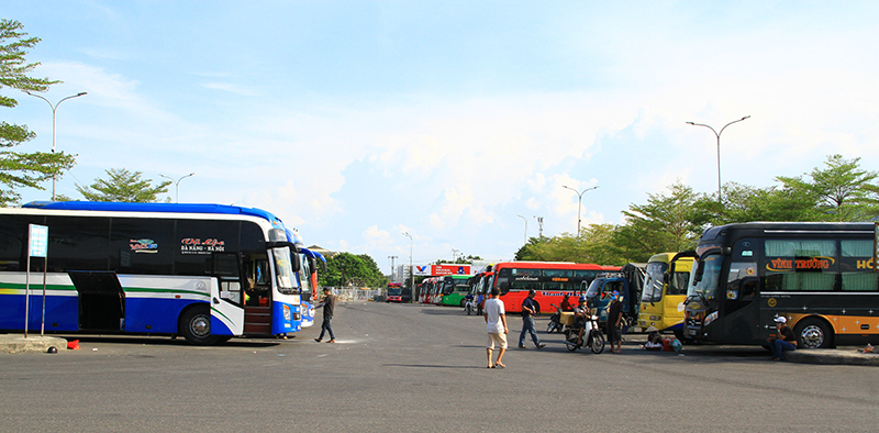 Đà Nẵng ngày đầu vận tải hành khách mở trở lại: Xe vài khách vẫn phải chạy lấy tuyến - Ảnh 2