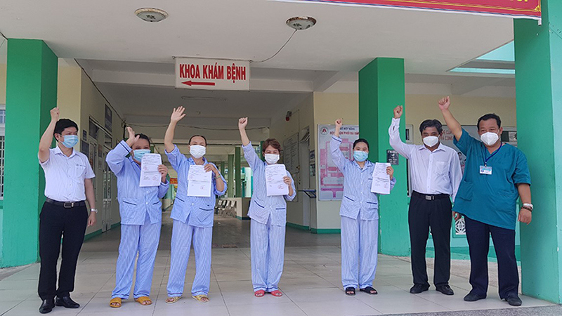 4 bệnh nhân Covid-19 đầu tiên của Đà Nẵng được công bố khỏi bệnh - Ảnh 1