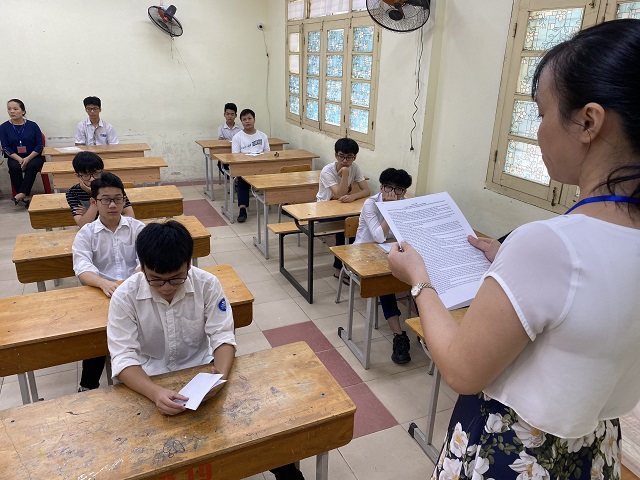 Hôm nay (16/7), gần 89.000 học sinh Hà Nội làm thủ tục dự thi vào lớp 10 - Ảnh 6