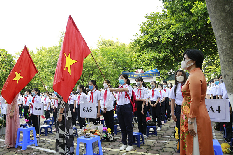 Bí thư Thành ủy Vương Đình Huệ dự Lễ khai giảng năm học mới tại trường THCS Giảng Võ - Ảnh 3