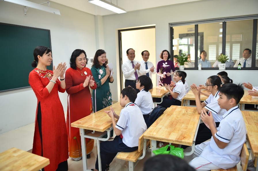 Hà Nội: Hơn 2,1 triệu học sinh bước vào năm học mới 2020-2021 - Ảnh 4