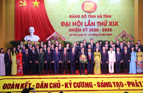 Bế mạc Đại hội đại biểu Đảng bộ tỉnh Hà Tĩnh lần thứ XIX - Ảnh 1