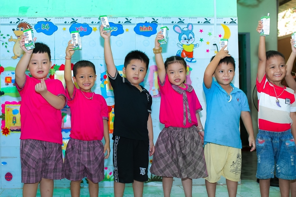 Quảng Nam: 33.000 trẻ em miền núi uống sữa miễn phí nhờ Sữa học đường - Ảnh 3