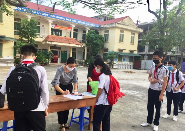Học sinh thị xã Sơn Tây chính thức trở lại lớp học sau 3 tháng nghỉ chống dịch Covid-19 - Ảnh 8