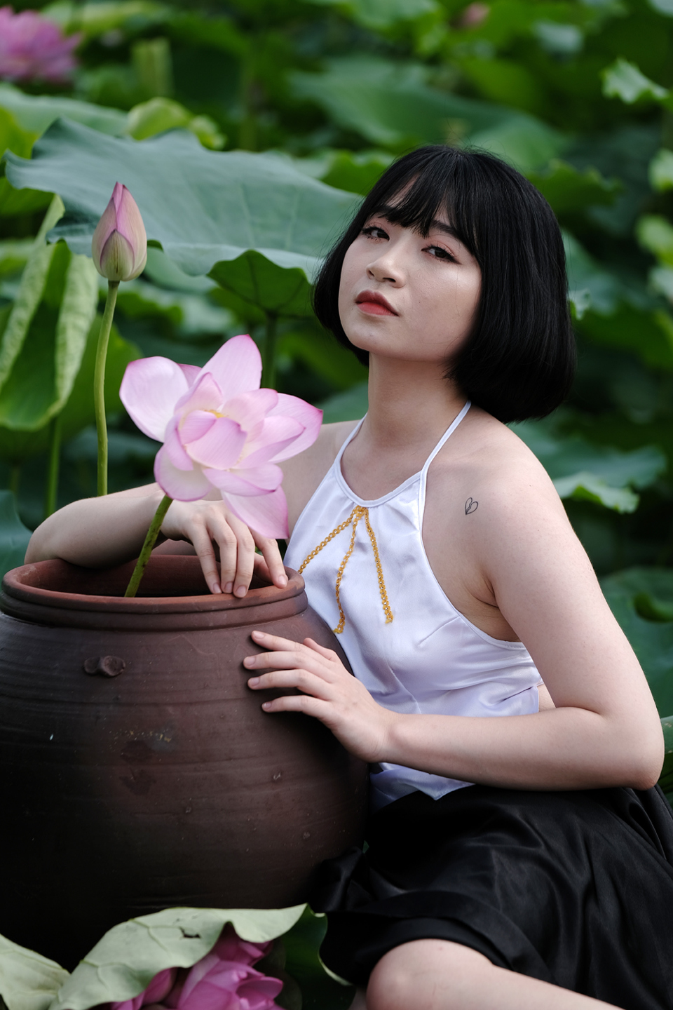 Vẻ đẹp thiếu nữ Hà Thành khoe sắc cùng hoa sen - Ảnh 9