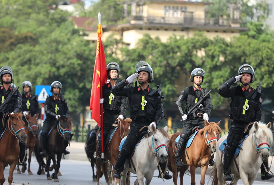 [Ảnh] Kỵ binh Cảnh sát cơ động diễu hành trên Quảng trường Ba Đình - Ảnh 11