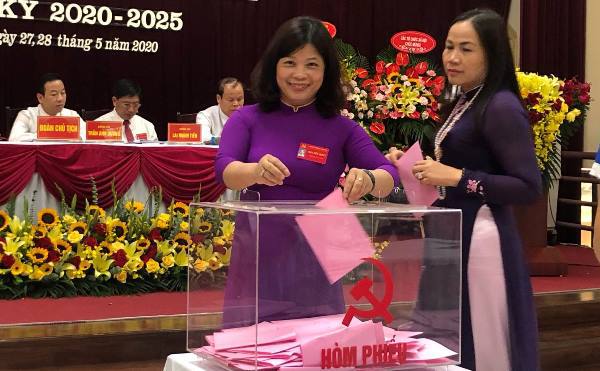Phường Trung Hòa tổ chức thành công Đại hội Đảng bộ nhiệm kỳ 2020 - 2025 - Ảnh 3
