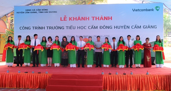 Đảng bộ Vietcombank chi nhánh Thăng Long: Phát triển bền vững, xây dựng cộng đồng - Ảnh 2