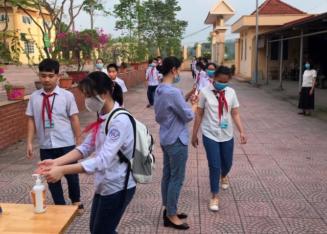 Học sinh thị xã Sơn Tây chính thức trở lại lớp học sau 3 tháng nghỉ chống dịch Covid-19 - Ảnh 5