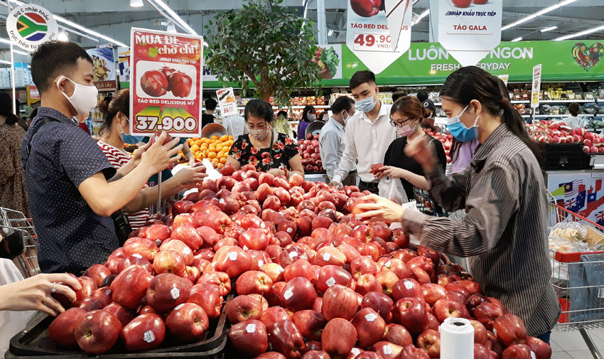 Hà Nội: Chợ, siêu thị vắng khách mua sắm trong kỳ nghỉ lễ 30/4 - Ảnh 1