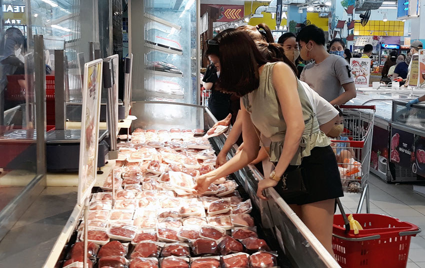 Hà Nội: Chợ, siêu thị vắng khách mua sắm trong kỳ nghỉ lễ 30/4 - Ảnh 3