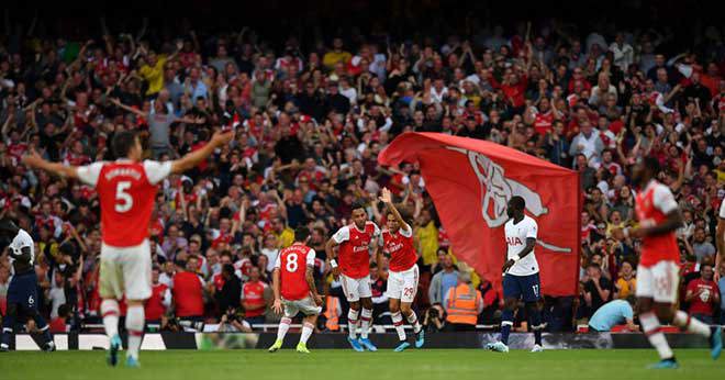 Arsenal công bố cắt giảm 12,5% lương cầu thủ và ban huấn luyện - Ảnh 1