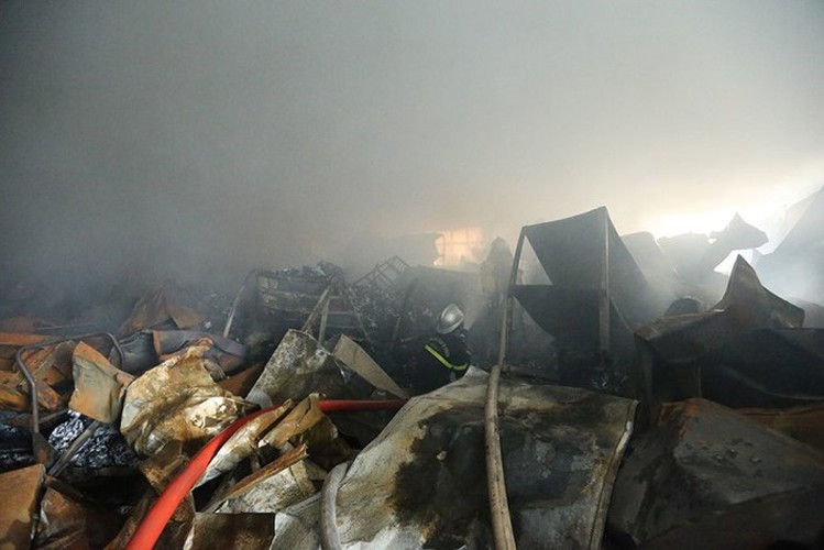 Cháy xưởng 3 người chết ở Gia Lâm: Tiếp tục khám nghiệm hiện trường vụ cháy