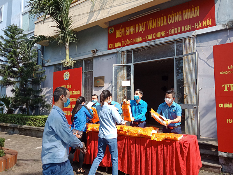 Công đoàn Hà Nội hỗ trợ công nhân khu nhà ở xã hội vượt khó khăn mùa dịch - Ảnh 1